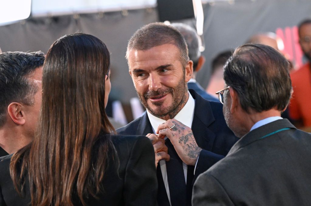 Pin by Asmawie Ramlee on David beckham | David beckham style casual, Older  mens fashion, Mens casual outfits summer